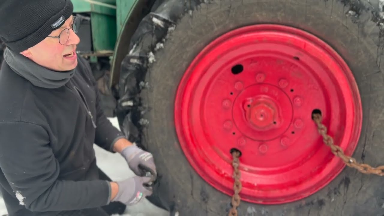 IFA PIONIER mit Schneeketten & RS 09 im Schlepptau