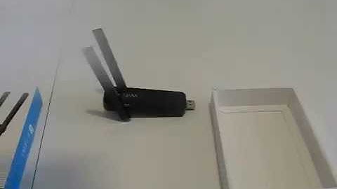 High Gain 2.4GHz 300Mbps USB WiFi 2.0 Range Extender