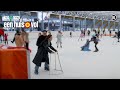 Ref:t9FJrRH6kPY Op de schaatsbaan met de familie bakhcha een huis vol s24#20 kro-ncrv