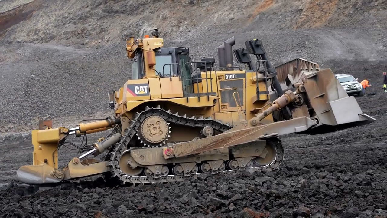 Cat D10T2 Ripping in Icelandic Quarry - YouTube