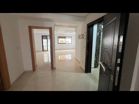 شقة جديدة للبيع وسط الرباط موقع جد ممتاز الطابق الأول مع مصعد وكراج 90متر زائد تيراس 30متر ممتازة