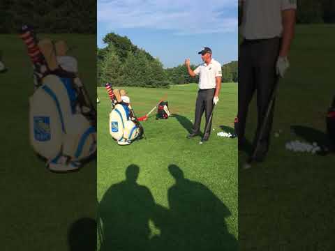 Video: Matt Kuchar Nettovärde: Wiki, Gift, Familj, Bröllop, Lön, Syskon