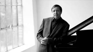 Mozart - Piano Concerto No. 8 in C major, K. 246 (Murray Perahia)