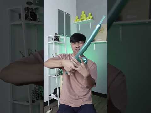 Menurut lu mirip pedang gak?
