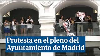 Complicado último pleno en el Ayuntamiento de Madrid por una protesta de unos vecinos