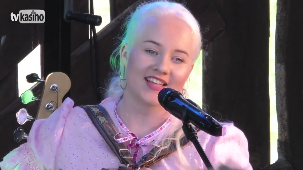 Heligonica: Pod horami, pod skalami