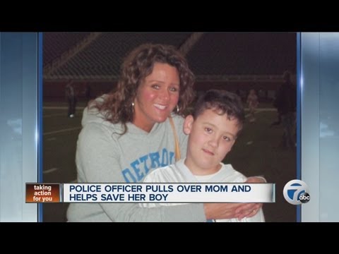 Police officer pulls over mom, helps to save boy's life