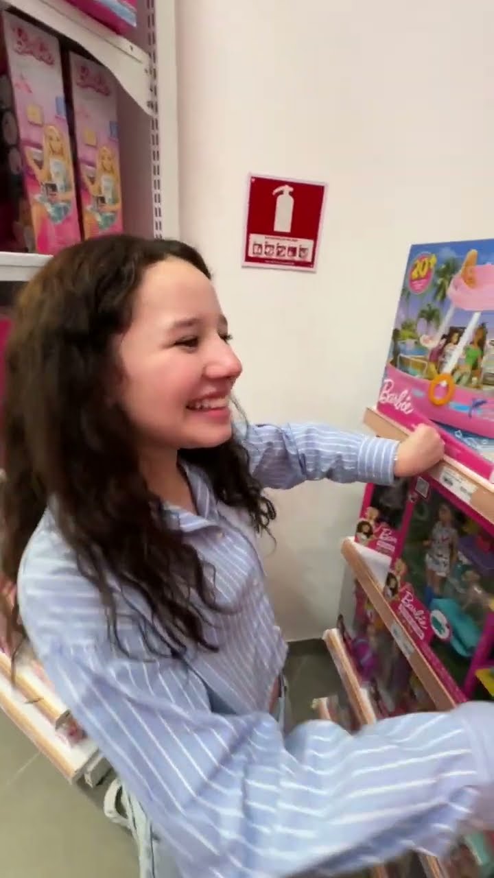 What toy do you pick?  #valentinapontesofc