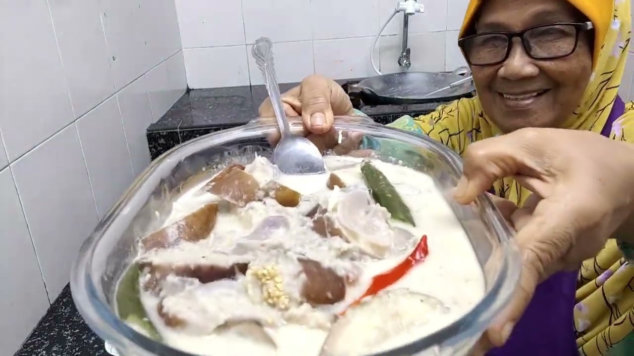 JOM MAKAN TENGAH HARI  SAYUR TERONG  IKAN MASIN + SAMBAL👍