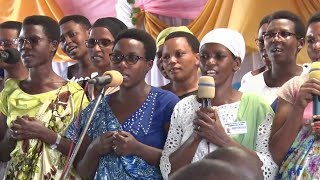 Iyo Nibutse Urukundo Wankunzechorale Ya Mbere - Église De Pentecôte De Mirango