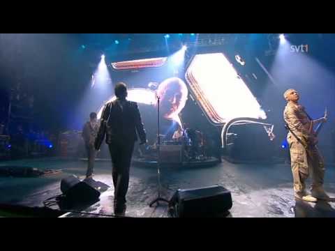 U2 Beautiful Day Live Glastonbury 2011)