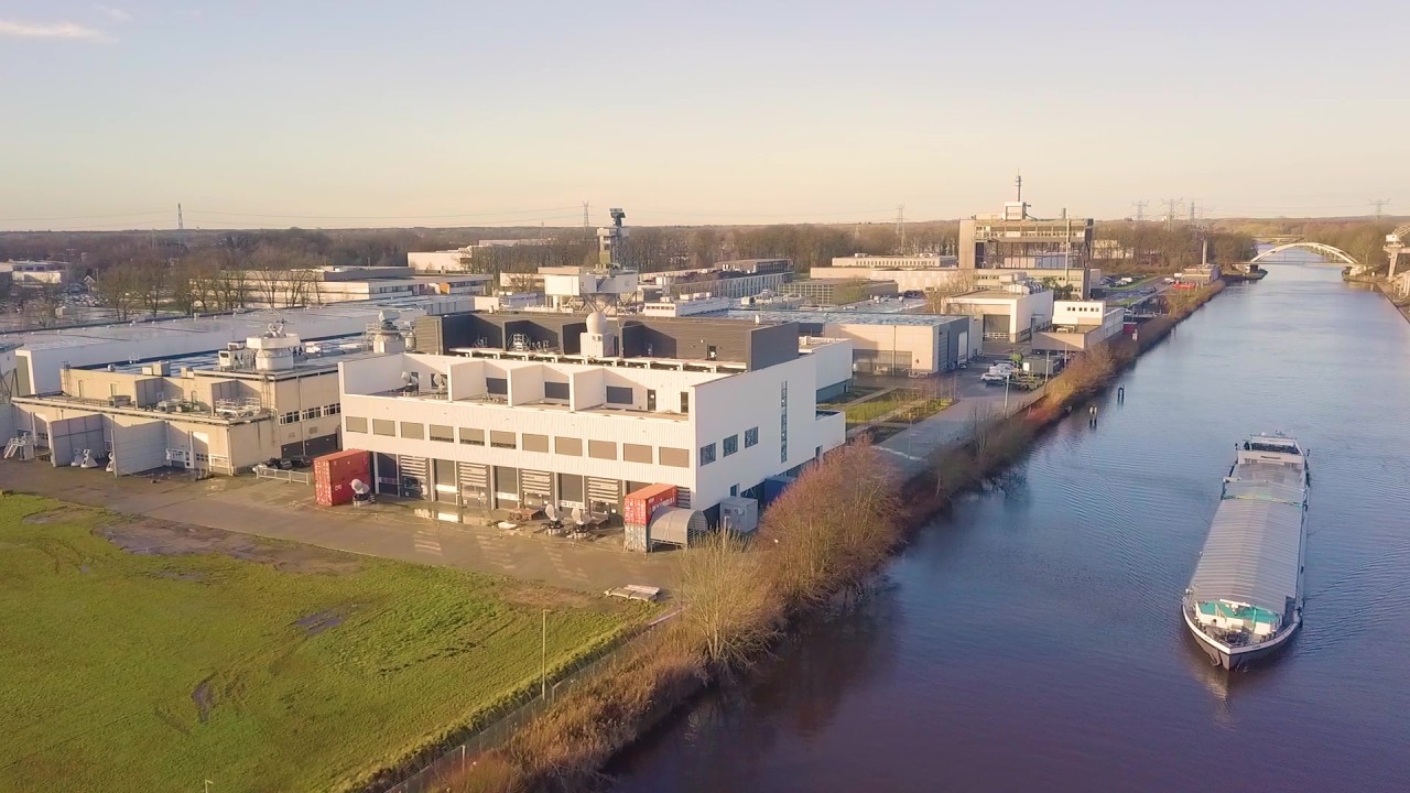 Thales APAR BL2 radar: Hoisting on our test tower in Hengelo
