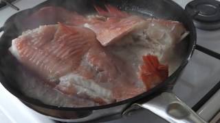 Парим рыбу до получения белого мяса и так,что бы не развалились кусочки рыбы.сь. Парим рыбу до получения белого мяса и так,что бы не развалились кусочки рыбы.сь.