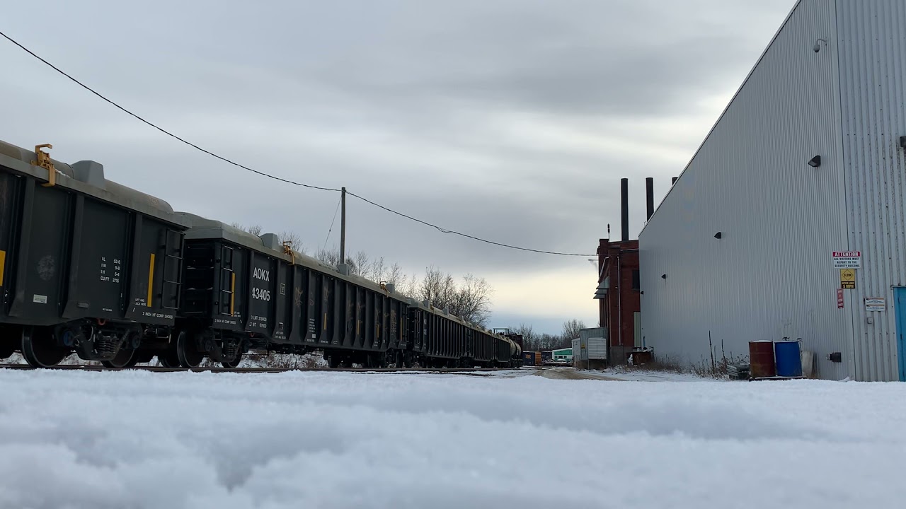 Extra CN 451!!!! CN 3096 backing into the North Bay yard 11,28,2021