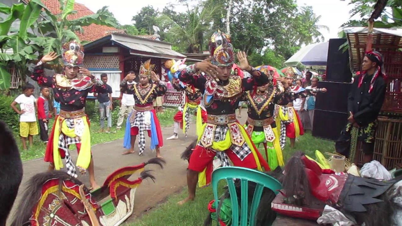 Ebeg banjarwaru - YouTube