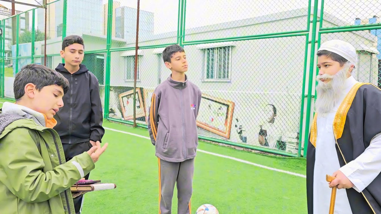 مشهد مسرحي لطلاب مدرسة مدى عن بعض السلوكيات الخاطئة وكيفية تصحيحها في رمضان