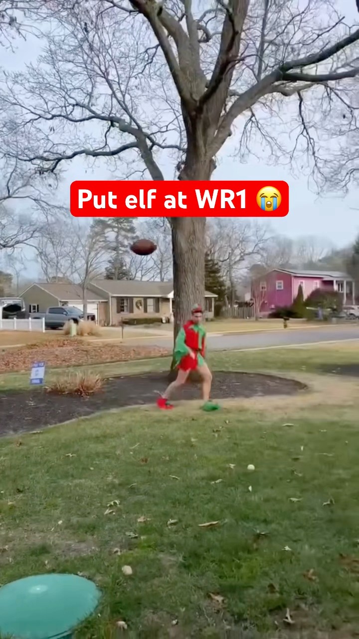 Elf is a PROBLEM in the slot ?? #shorts