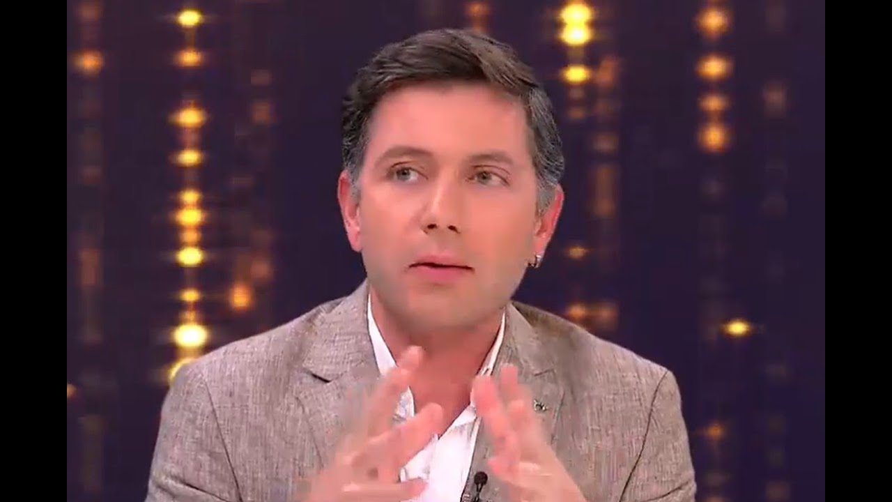 Ricardo Azedo fala sobre a separação de Marco Costa e Carolina Pinto