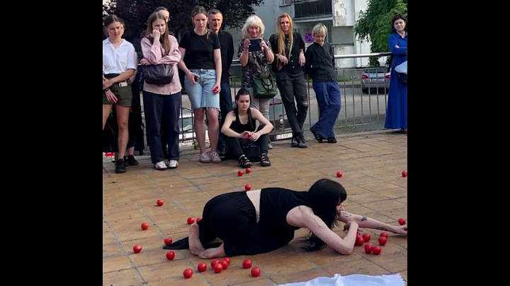performance "mój pierwszy raz"