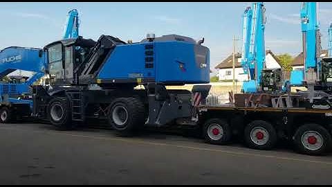 Transport of a new Terex Fuchs MHL 390