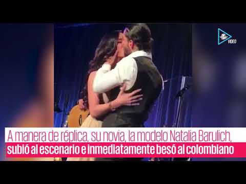 Marc Anthony besa a Maluma en NY