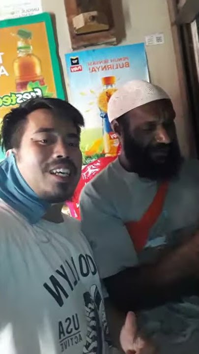 Ngomong sunda ama orang papua.
