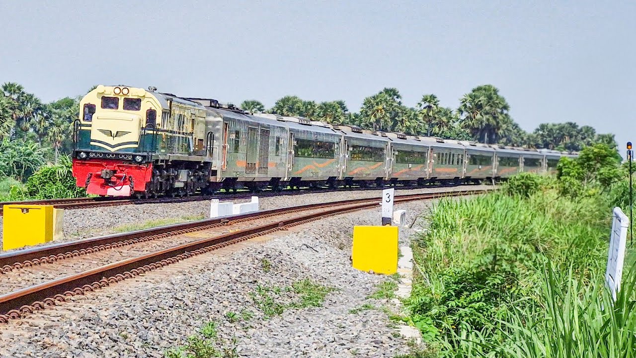 PASUKAN KERETA JALUR UTARA FULL NGEBUT DI TIKUNGAN!! Berburu Kereta Api di Area Hendrosalam, Gresik.