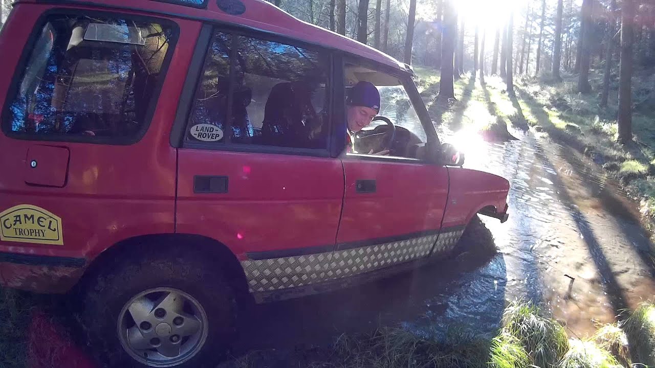 Land Rover Discovery 1 - Bogged - YouTube
