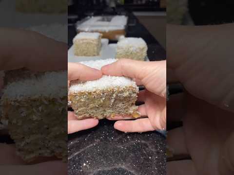 Приготовила очень лёгкий, очень мягкий апельсиновый торт к чаю, всем очень понравился.