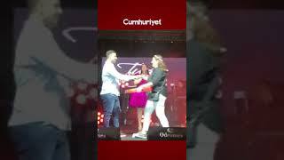 Tuğçe Kandemir konserinde evlilik teklifi