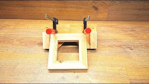 DIY Simplest Doweling Jig // Clever little miter doweling jig