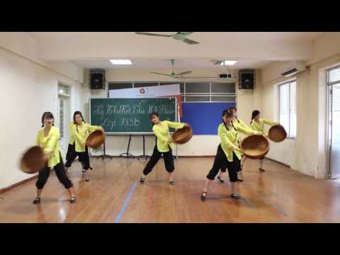 Video Múa Em đi giữa biển vàng - K65B khoa Giáo dục mầm non... - youtube