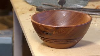 Richard Raffan turns a red cedar bowl