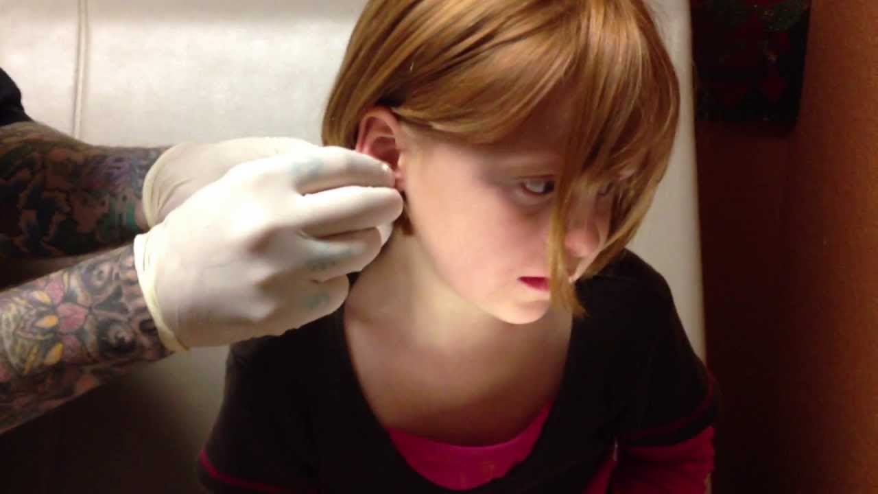 6 Year Old Getting Ears Pierced Using Needle Method Youtube