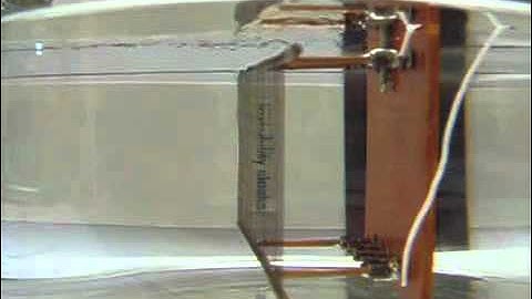 Underwater cloaking device creates mirage