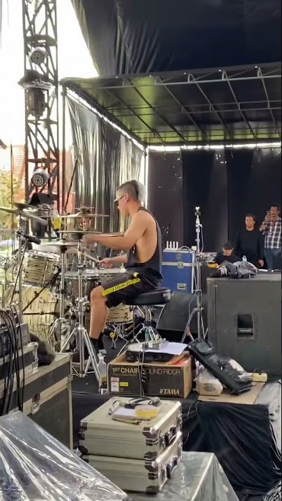 Ikmal tobing checksound arjuna #viral #ahmaddhani #ikmaltobing #konser #viralvideo #viralshorts