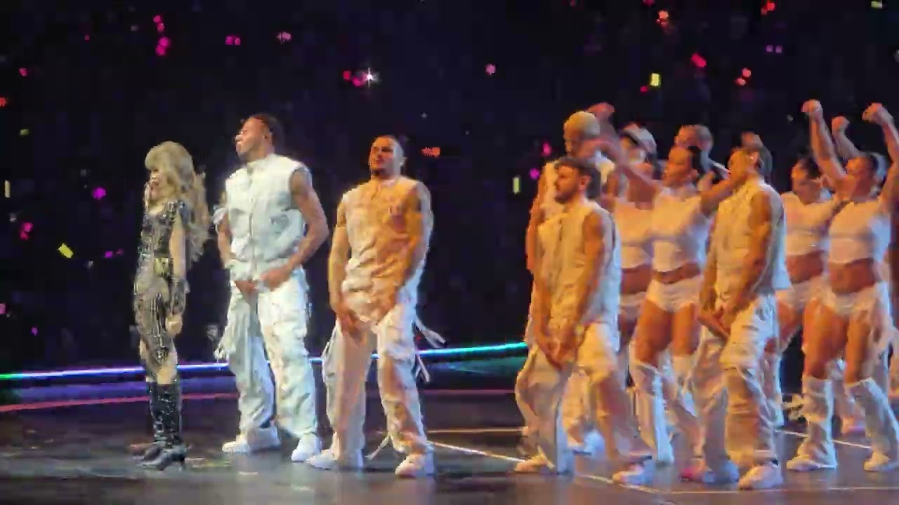 LISA SOLO PERFORMANCE.