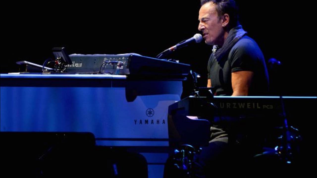 Bruce Springsteen - For You (Solo Piano) Virginia Beach 2016 - YouTube