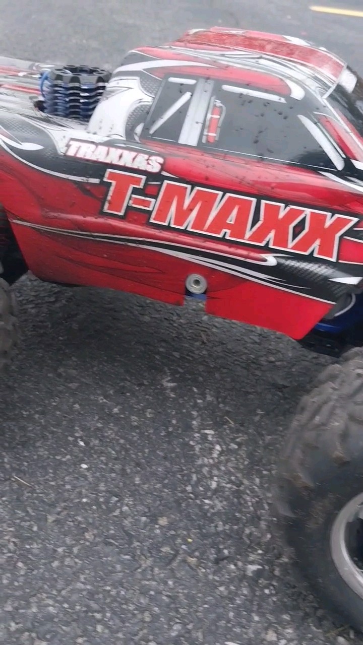 thumbnail image 2 of Traxxas T-Maxx 3.3 Alloy Engine Mount TRA5160 2 of 13