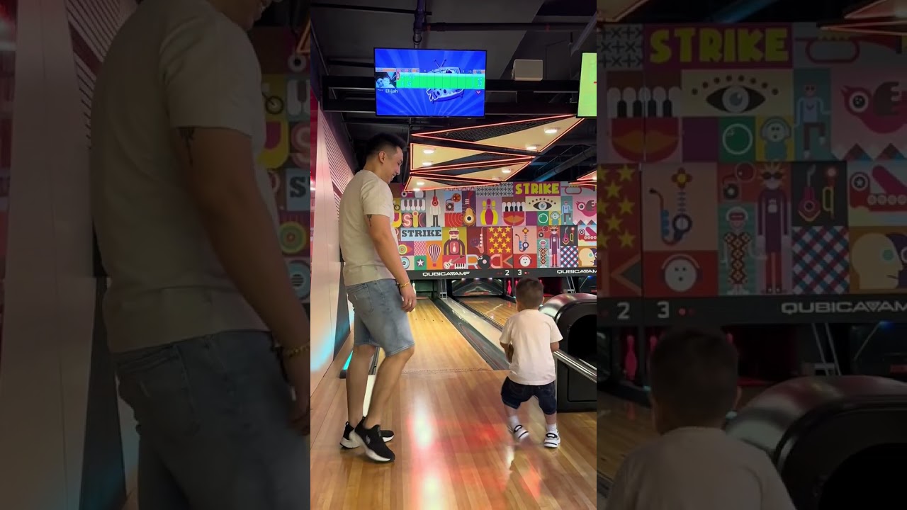 Bowling with daddy! 🎳