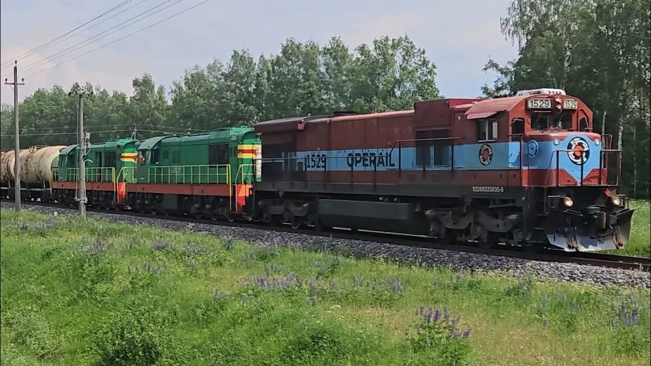 C36-7i 1529 + ChME3 3759 and 3360 at Lemmatsi crossing, near Tartu, Estonia