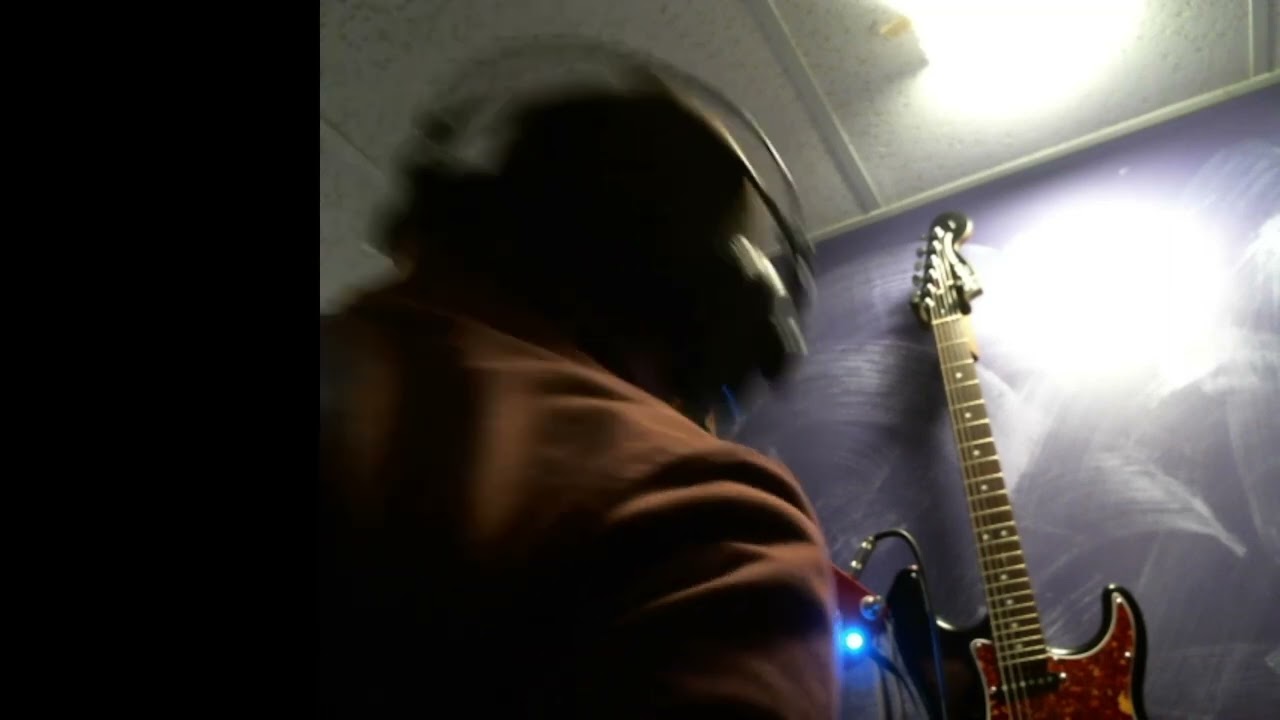 LEEMS GLEEMS Long Range Laser Expression Pedal on a mic stand