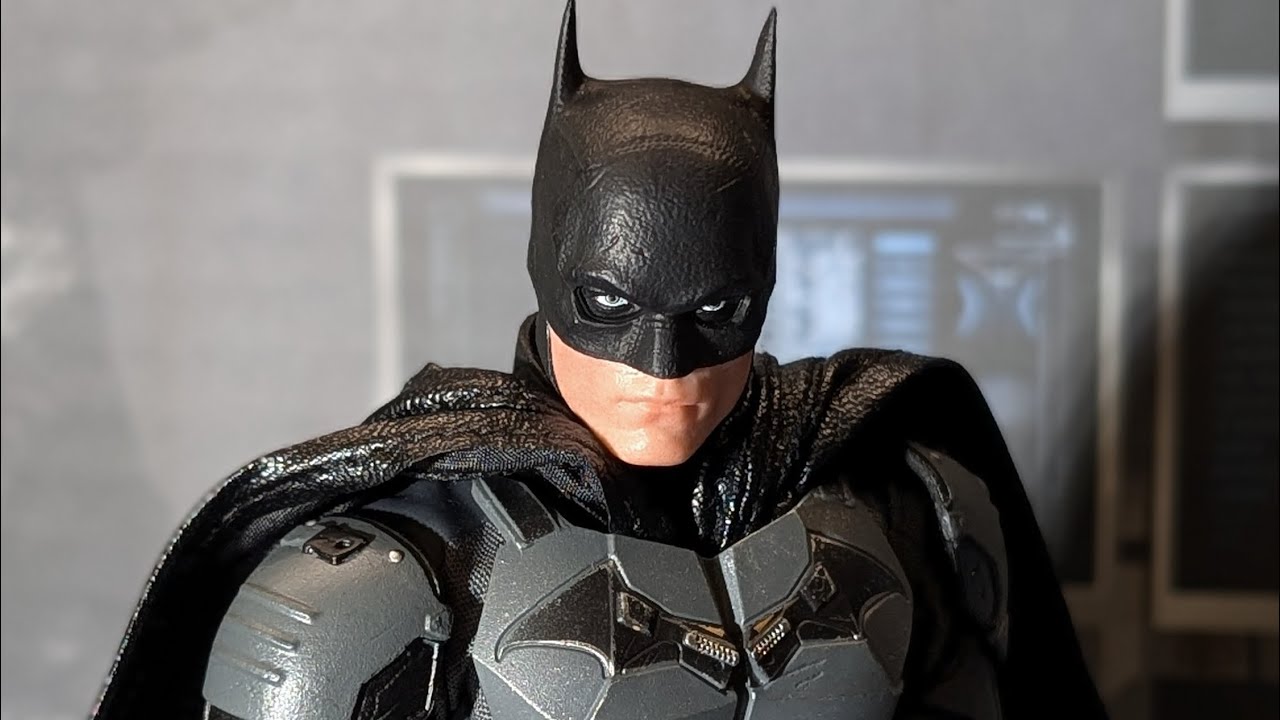 The Batman Mezco Toyz One:12 Collective Figure Review - YouTube