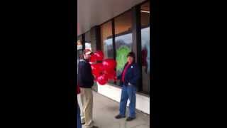 Kokomo delivers balloons