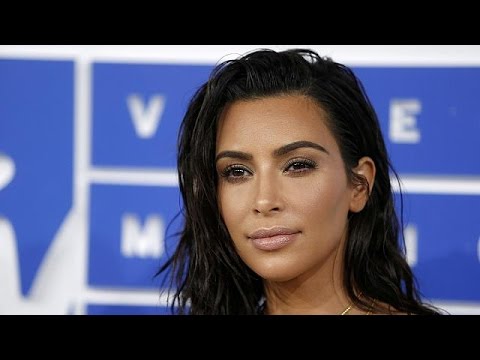 Video: Kim Kardashian ha rubato a Gunpoint a Parigi, $ 16 milioni di gioielli rubati