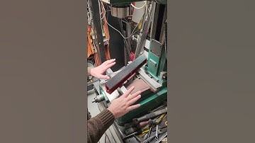 Grizzly G0519 milling machine. Scraping the machine base for alignment with the saddle, 1 of 10