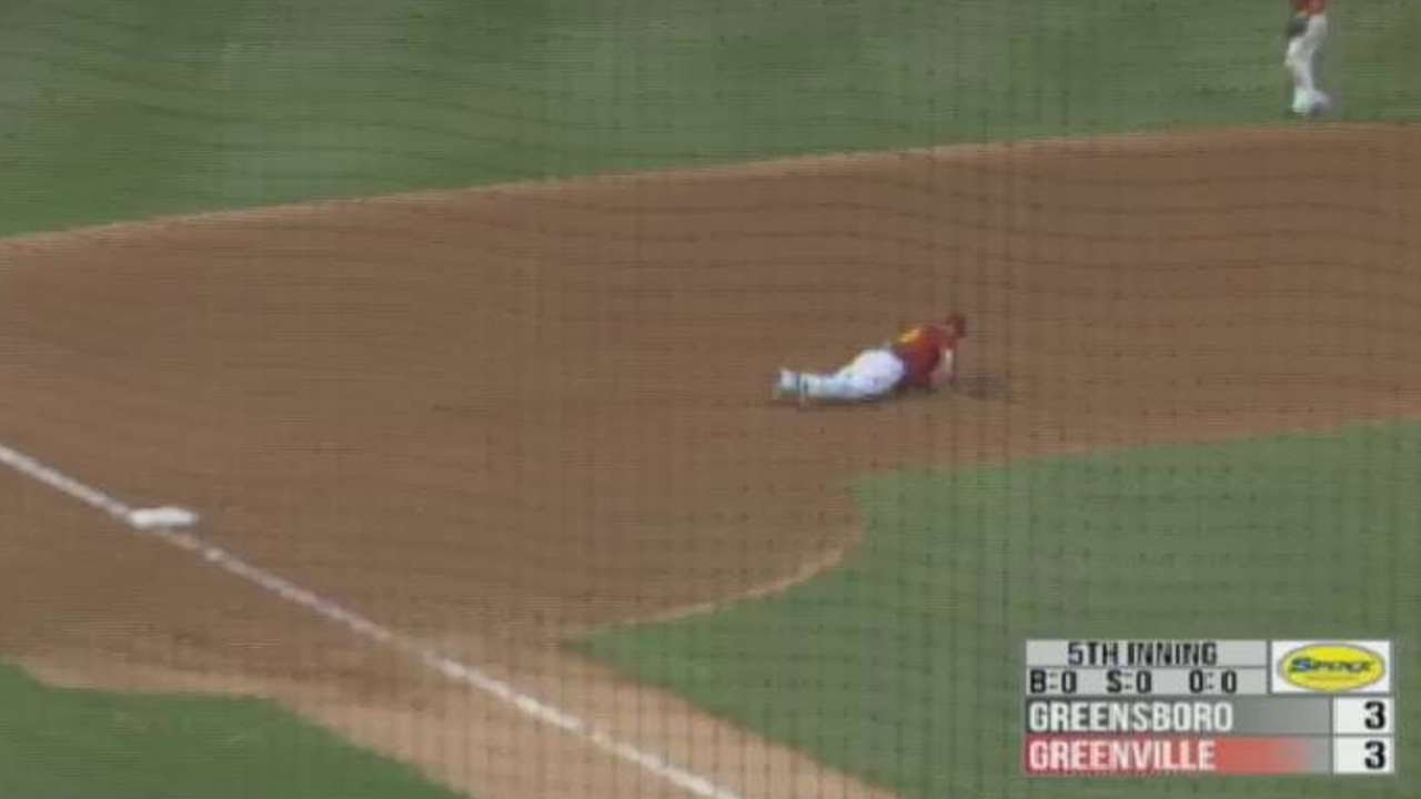 Drive's Chavis makes diving grab