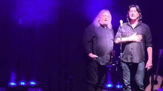 Watch Show Of Hands Keep Hauling video