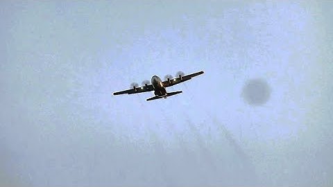 *SMOKE ON!!!* Coulson Aviation Lockheed C-130H Hercules (N140CG) Flying Very Low Over My House
