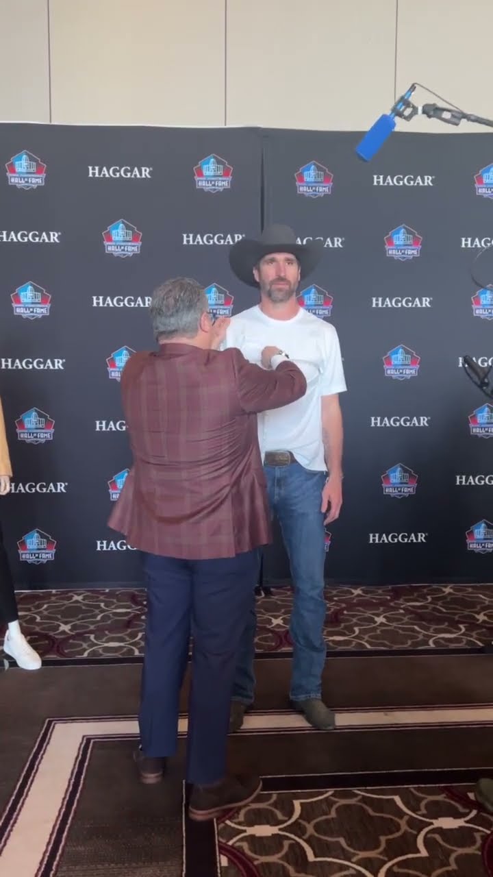 Jared Allen's Hall of Fame Gold Jacket Fitting ?